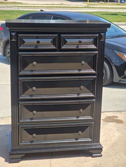DRESSER