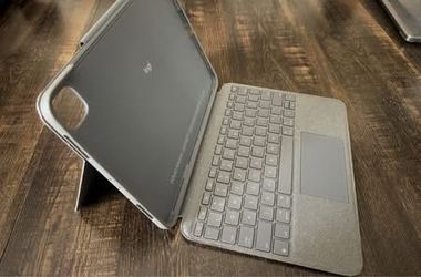 Logitech Folio Touch / Combo Touch Keyboard Case for iPad Pro 11” - Oxford Gray