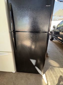 Frigidaire Black Top-Freezer Refrigerator