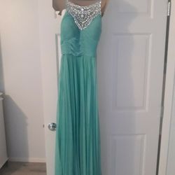 Beautiful Dress for wedding, Quinceanera, Prom Or Any Special Occasion Size 6
