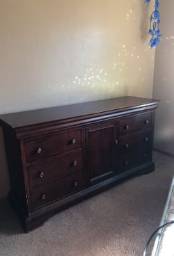2 Piece Bedroom Set!!