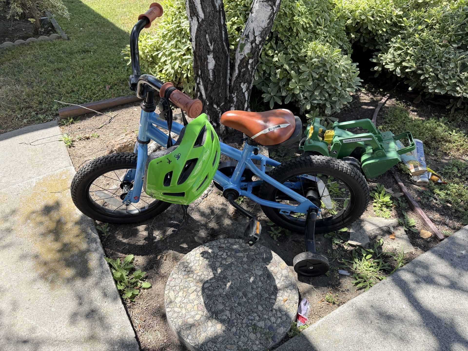 Joystar Totem 16” Kids Bike With Training Wheels And Helmet