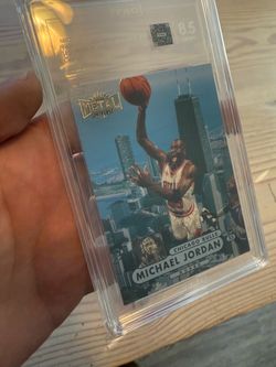 1997 97-98 Michael Jordan Fleer METAL UNIVERSE #23, TAG 8.5