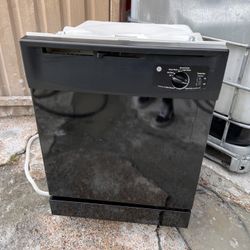Clean GE Dishwasher Black