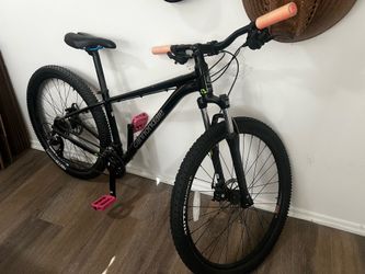 Cannondale hardtail trail bike