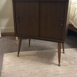Vinyl Shelf/Storage Cabinet/Record Player Stand