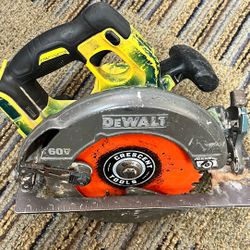 DeWalt 1/4" Flexvolt Circular Saw MAX DCS575
