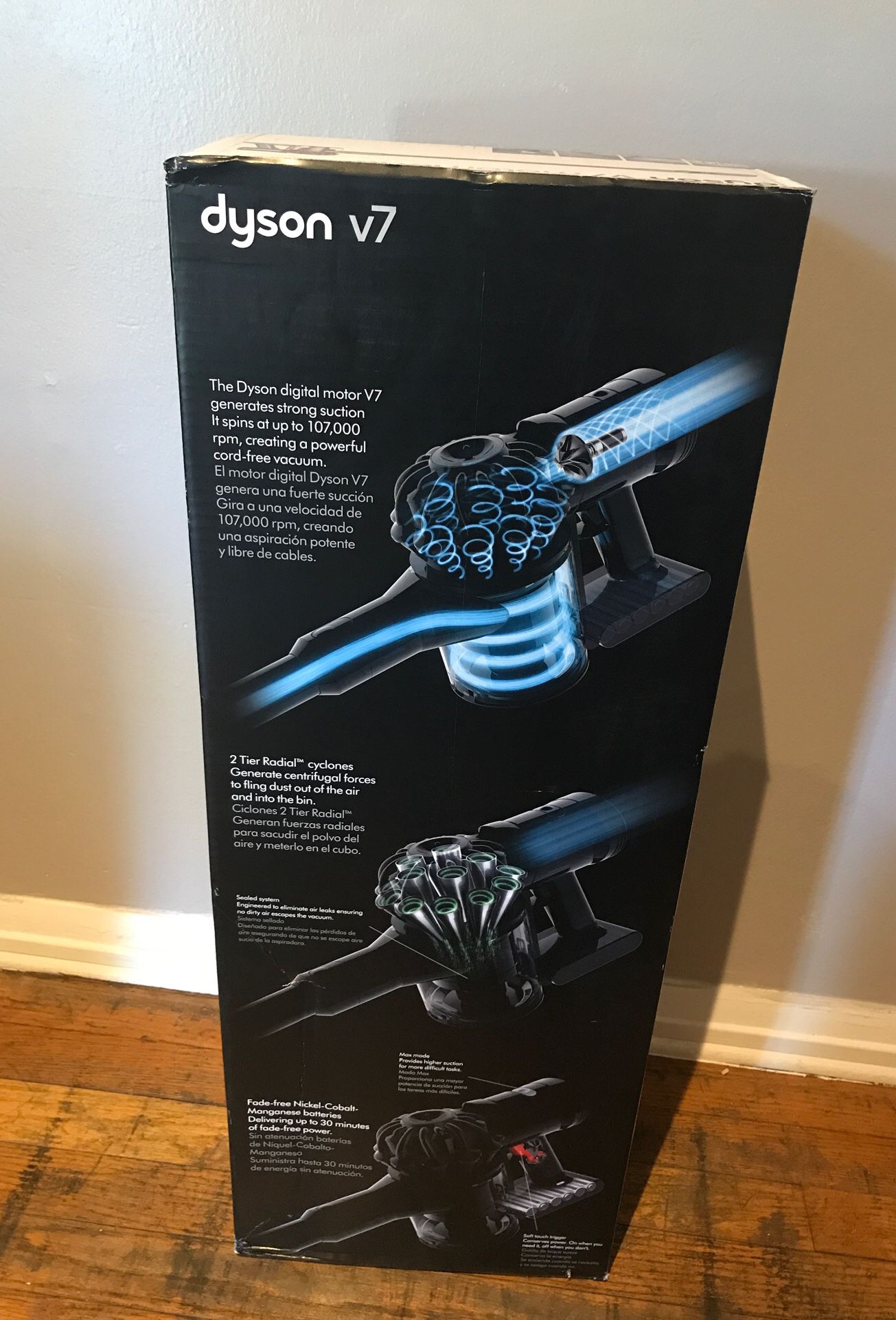 BRAND NEW Dyson V7 motorhead Vacuum