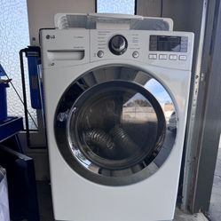 LG - Dryer. Good As New