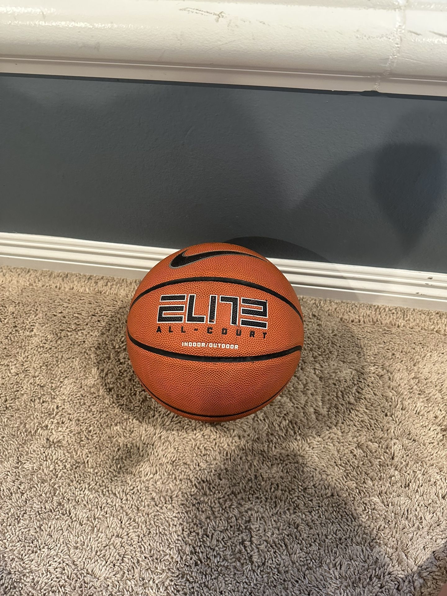 Nike elite indoor/outdoor basketball