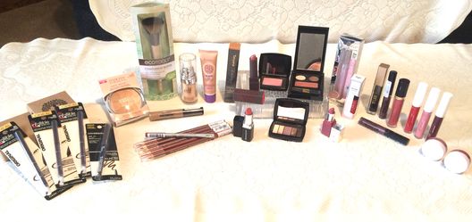 Assorted make up 3
