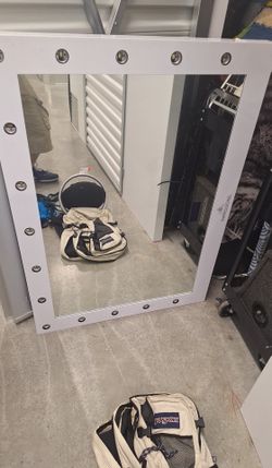 Hollywood Impressions Vanity Mirror 