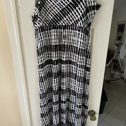 Calvin Klein - Woman’s 1x Black & White Maxi Skirt 