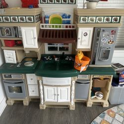 Kids Play Kitchen