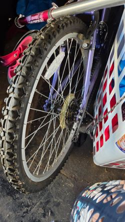 Womans huffy bike