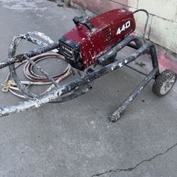 Titan 440 Airless Paint Sprayer Good Condition 