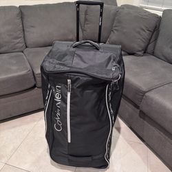 Calvin Klein Large Capacity Travel Roller Duffle Bag Luggage