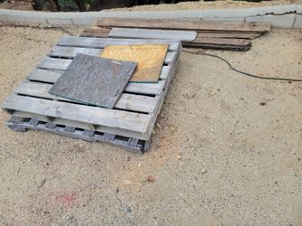 Free pallets fence boards