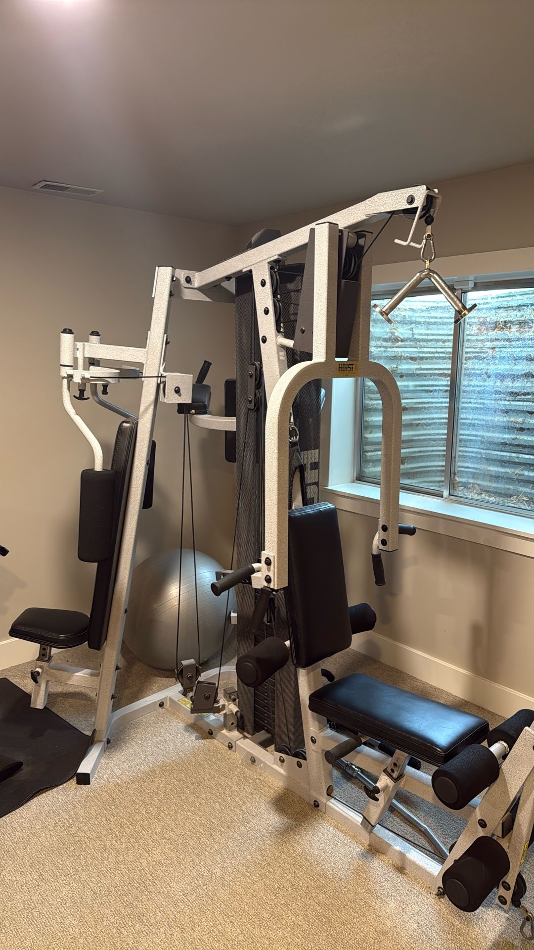 Hoist Universal Gym