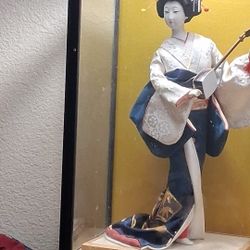 Gaishia Doll And Case