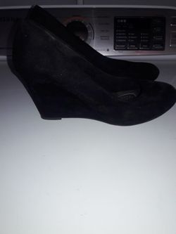 black wedges size 9