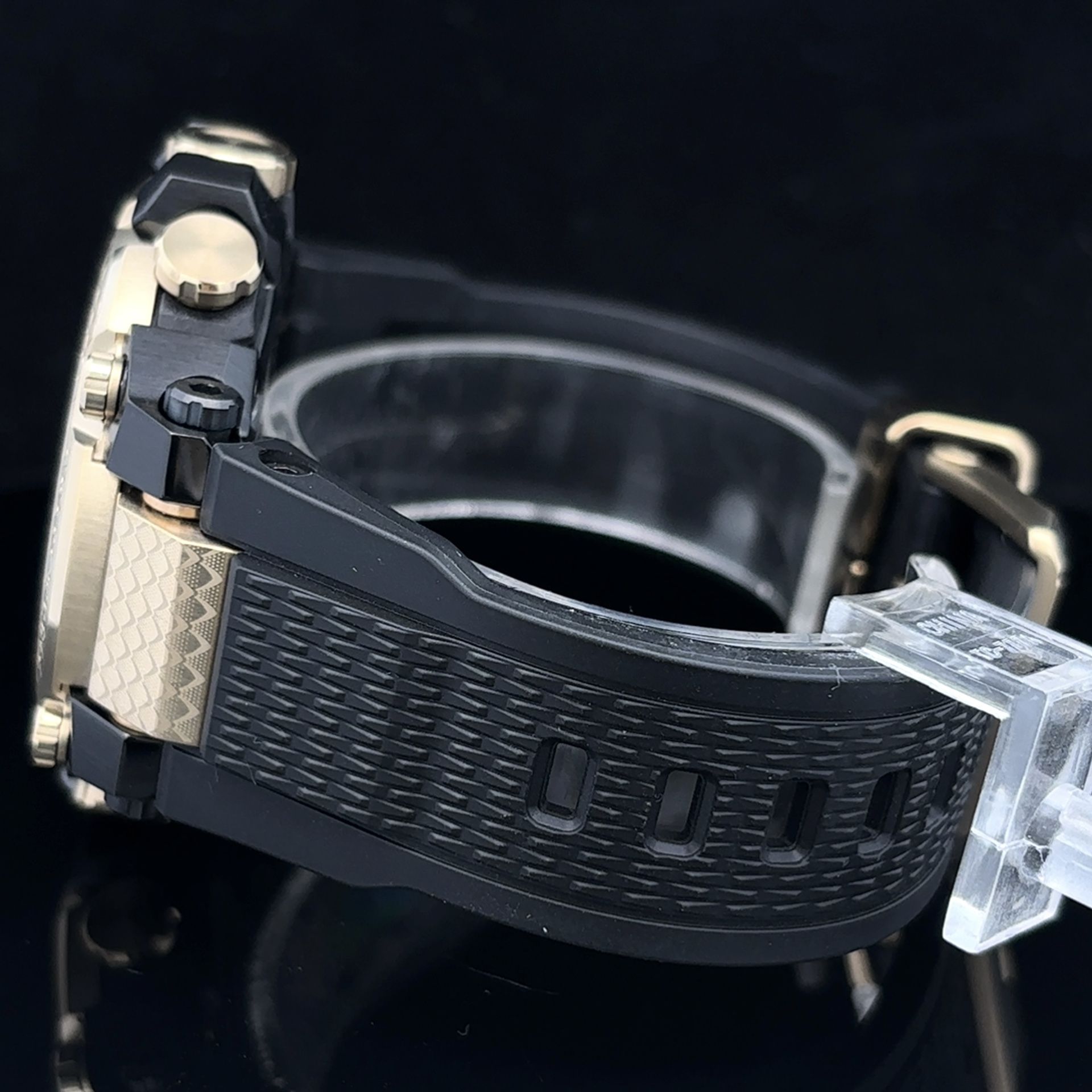 Casio G SHOCK MTG B3000CXD 9AJR Solar MT G Golden Dragon Limited