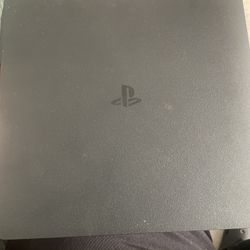 PS4 Comes With Red Controller 