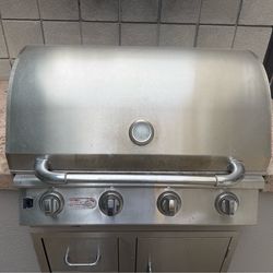 Used 32” Bull NG built-in Grill