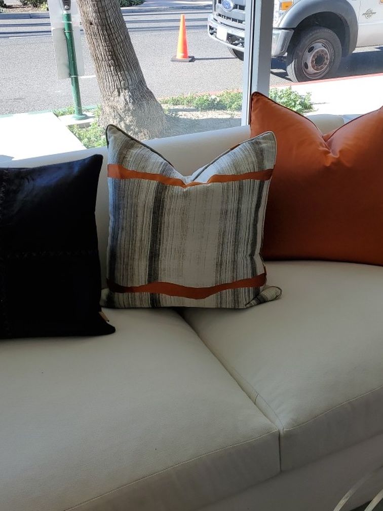 Throw Pillows 5. Barclay Butera Designer