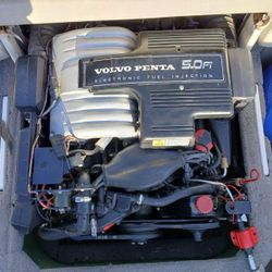 1995 Cobra 5.0 L Fuel Injected. Open Bow Boat 