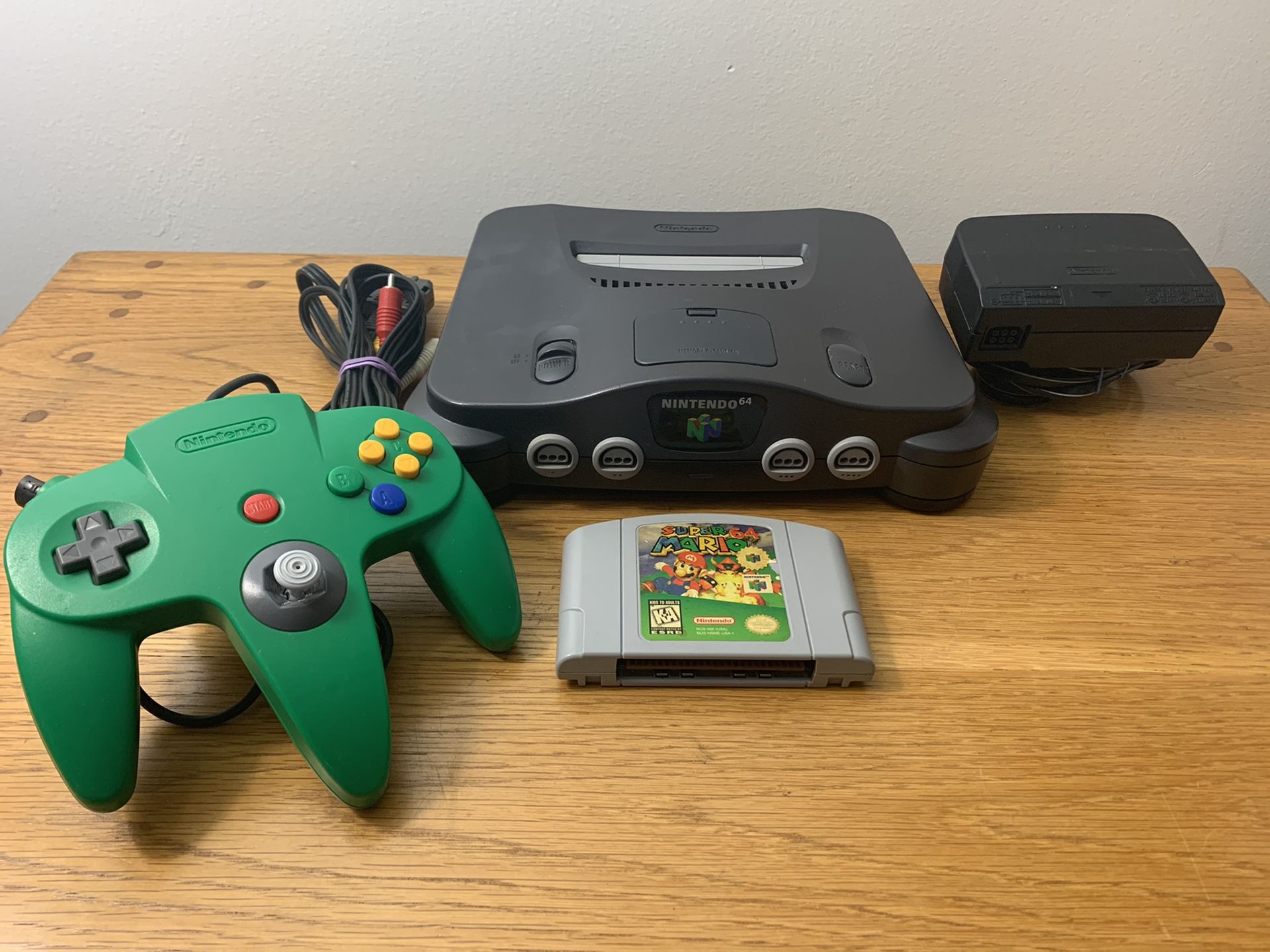 Nintendo 64 + Super Mario 64 + Green Controller OEM