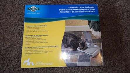 brand new PetSafe automatic 2 meal pet feeder$20 firm