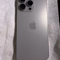 iPhone 15 Pro Max  Cracked Screen