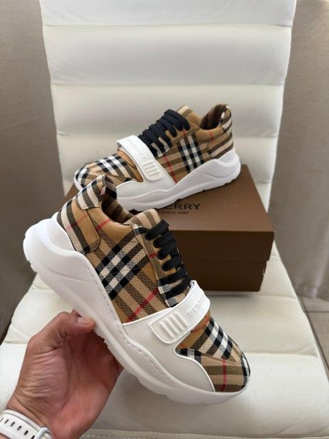 Burberry Shoes 280
