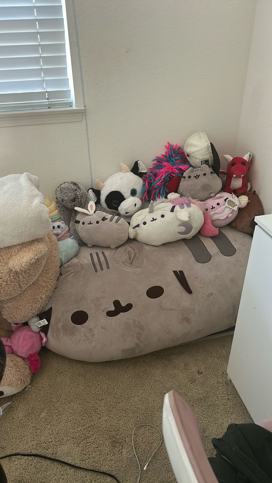 Super Jumbo Pusheen Plush – 41” Authentic GUND x Pusheen (Rare & Discontinued)