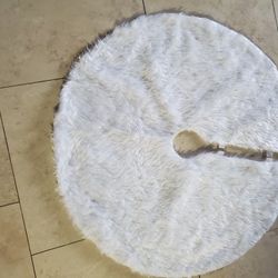 White Fuzzy Christmas Tree Skirt 