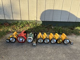 Lot Of 11 Lanterns And Flashlights Untested No Batteries