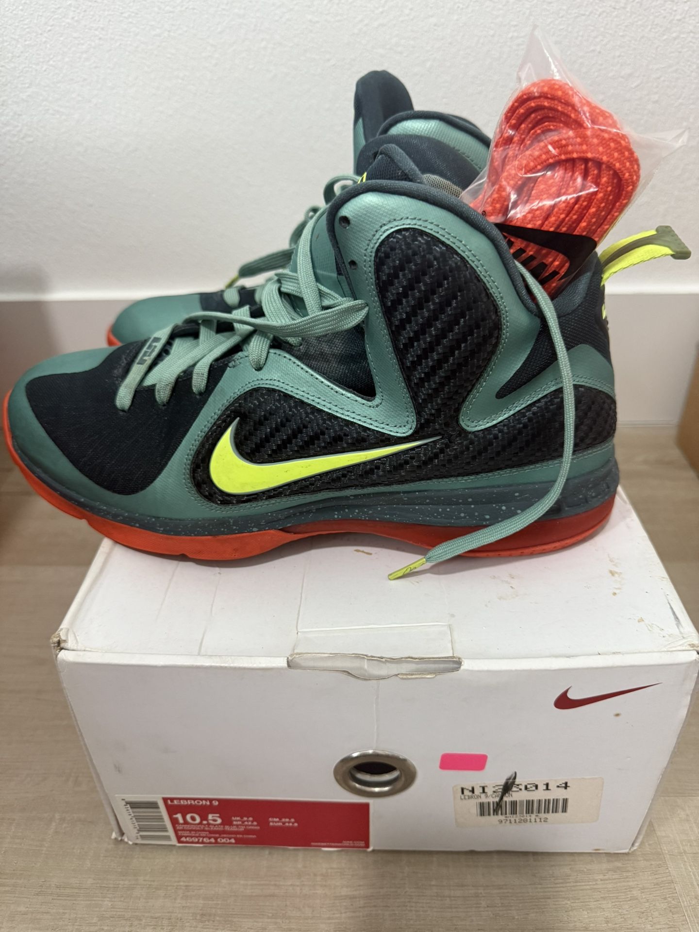 Nike LeBron 9 Cannon Volt size 10.5