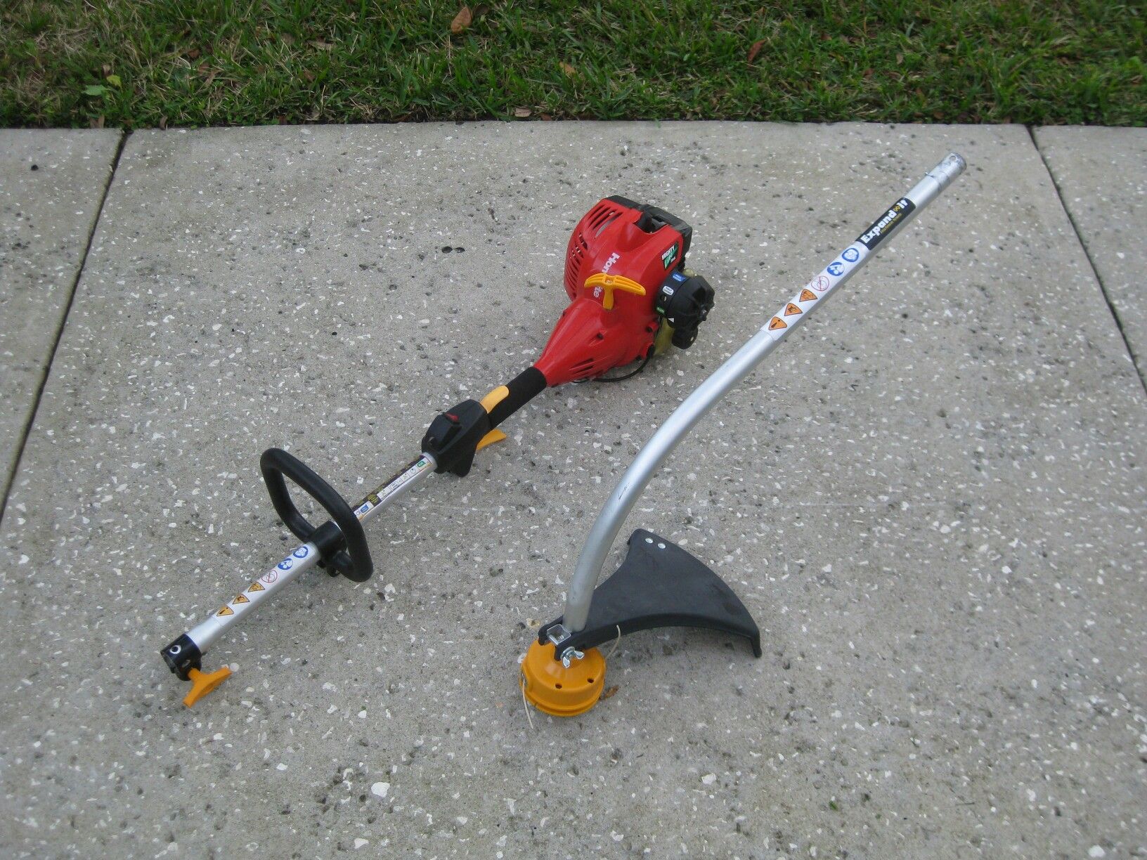 Homelite Trimmer/Weedeater - Like New