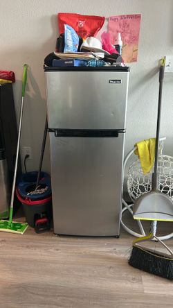 Mini fridge