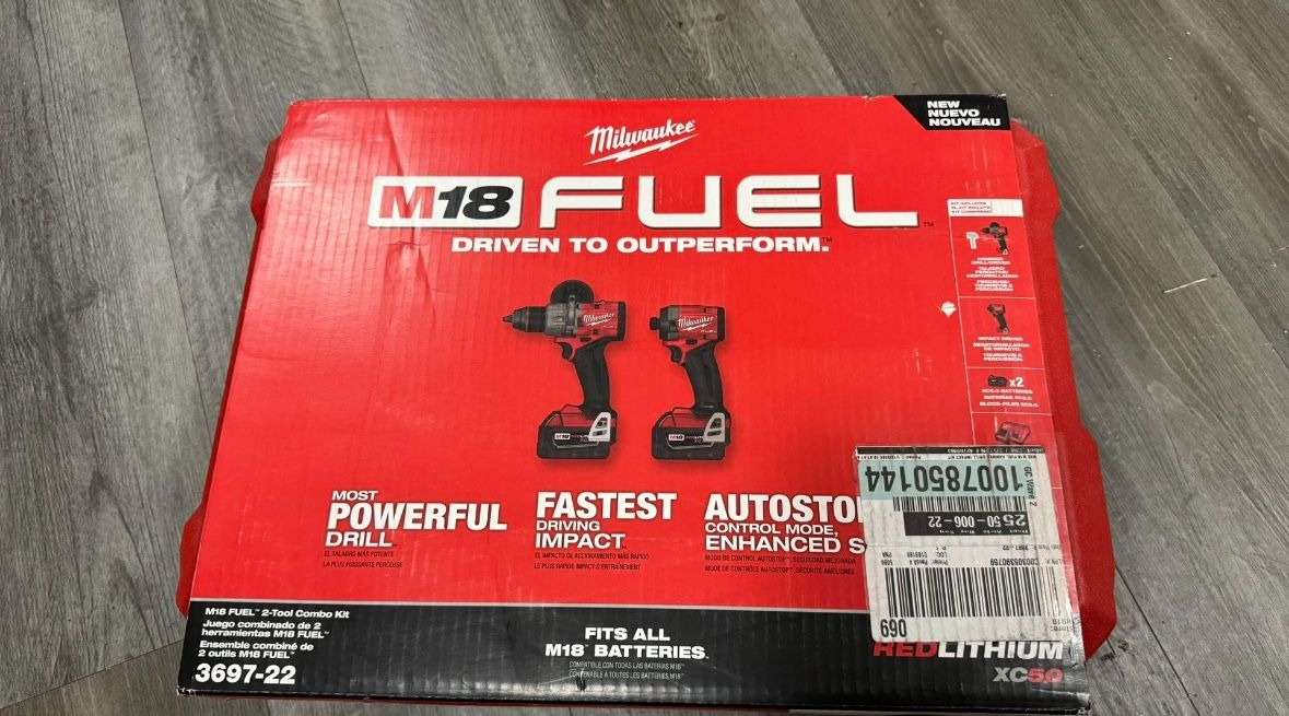 Milwuaklee Drill Kit M18