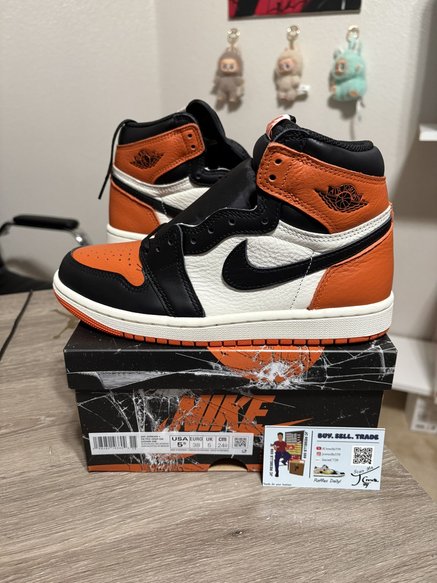 Size 5.5 mens (NOT 5.5Y) - Air Jordan Retro 1 HIGH OG Shattered Backboard 2025