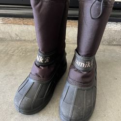 Kids Kamik Snow Boots Size 4