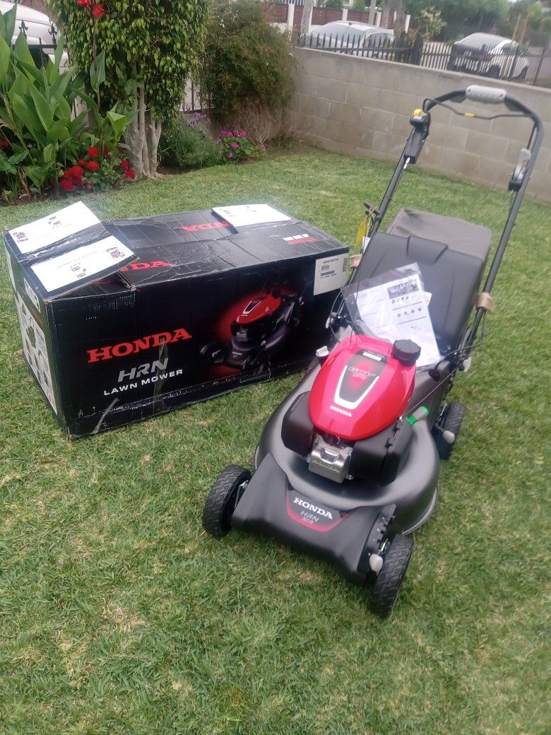 Honda HRN 166-cc 21-in Self-propelled Gas Lawn Mower