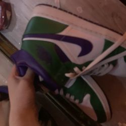 Jordan 1 Incredible Hulks (Mens size 8)