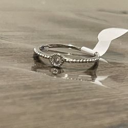 White cubic Zirconia Sterling Silver Ring
