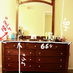 Dresser With Mirror