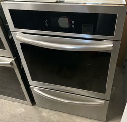 New Open Box Frigidaire Gallery 24” In Single Gas Builder-In Wall Oven With Air Fry Self-Cleaning In Stainless steel
