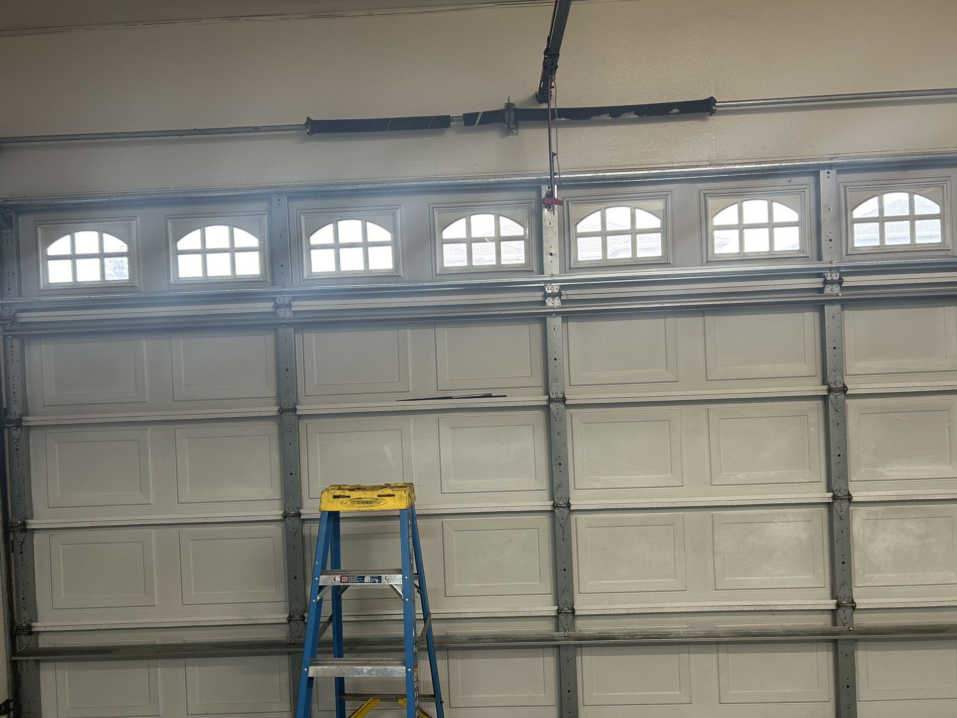 Reparación De Garage Doors Motores Resortes Visacras Rieles Verticales Horizontales  Motor. Somos Expertos En  Instalación Y Mantenimiento De Garage d