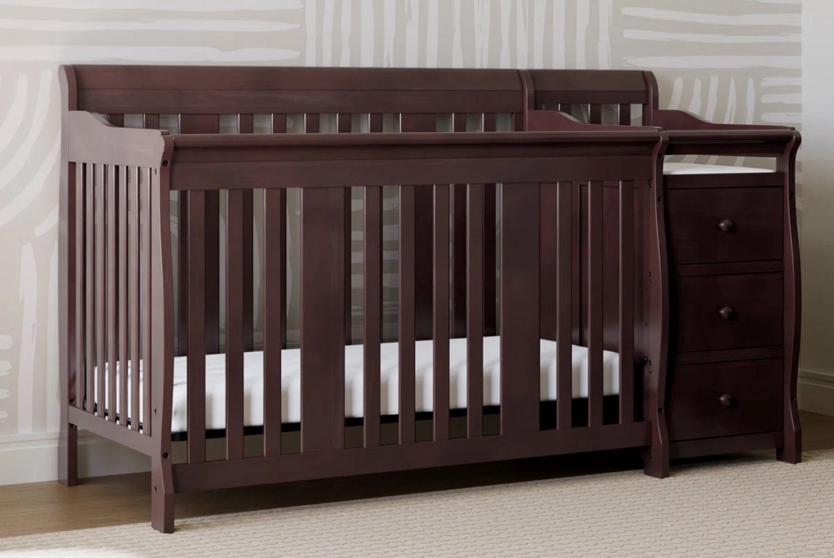 Crib With Attached Changing Table And Drawers